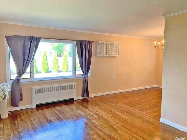 Building Photo - 68 Willets Dr