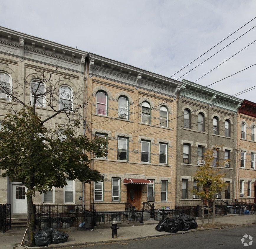 327 Menahan St, Brooklyn, NY 11237 Rentals in Brooklyn at 327 Menahan