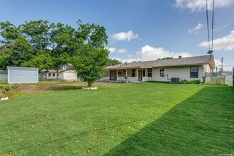 Building Photo - 207 Balboa Dr