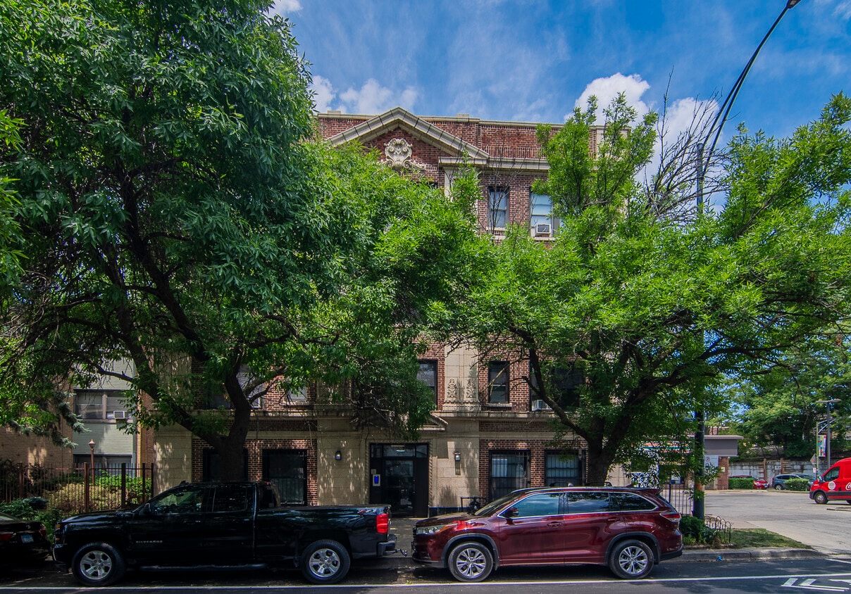 Primary Photo - 1414 W Pratt Blvd