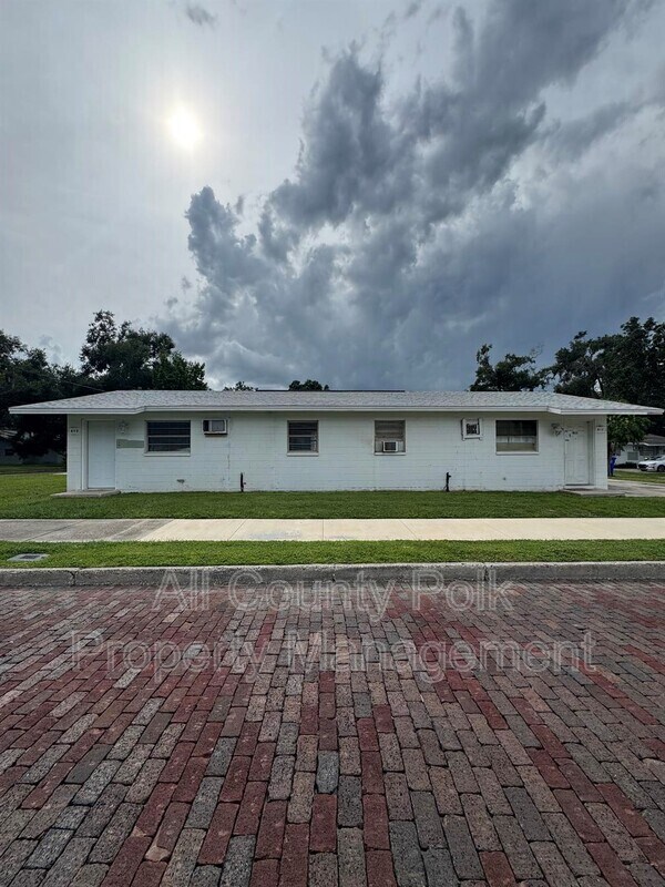 Building Photo - 413 S Cornelia Ave