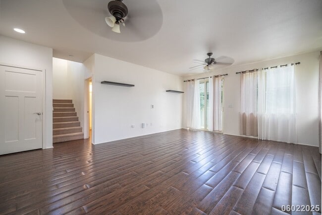 Foto del edificio - 4BR/3BA/2Car Garage, Solar water heater & ...