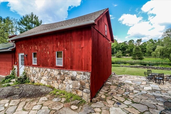 Building Photo - 72 New Milford Turnpike
