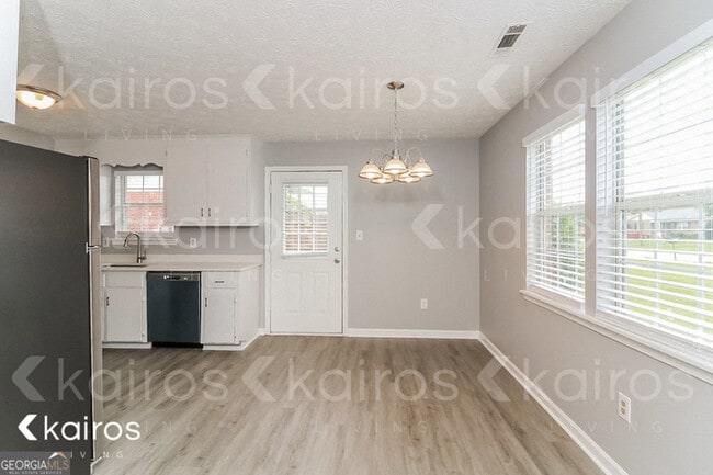 Building Photo - 210 Deer Pkwy