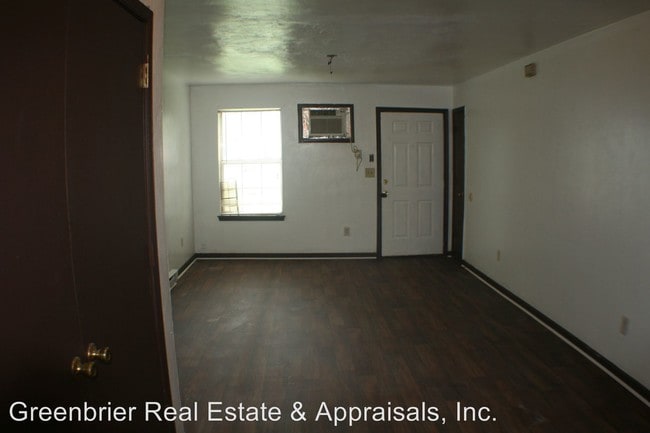 Building Photo - 404 Berkley Ave Ext