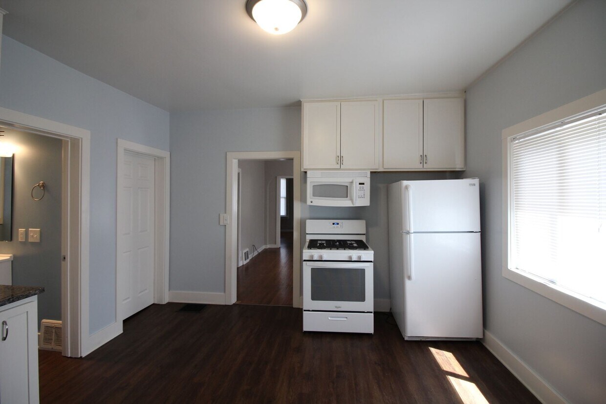15 Gunnison Ave SW, Grand Rapids, MI 49504 House Rental in Grand