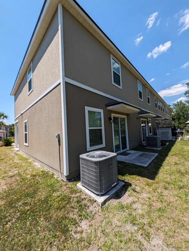 Building Photo - 7883 Echo Springs Rd