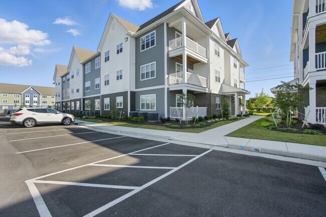 Foto del edificio - 1728 Vankar Dr