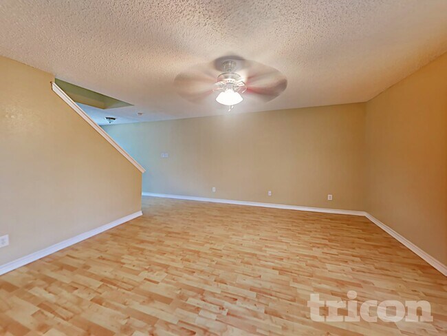 Foto del edificio - 8030 Falcon Meadow Dr
