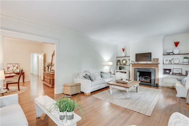 Foto del edificio - 159 Westminster Drive Northeast