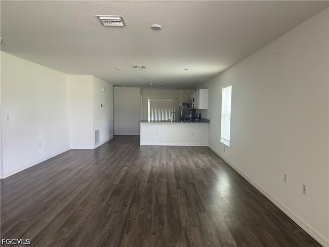 Building Photo - 858 Friendship Cir