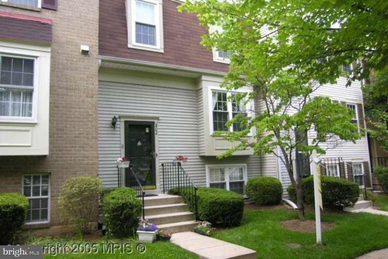 Foto principal - 802 Ivy League Ln