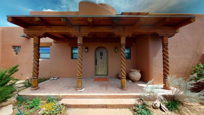Foto del edificio - Custom Adobe style home in exclusive Navaj...