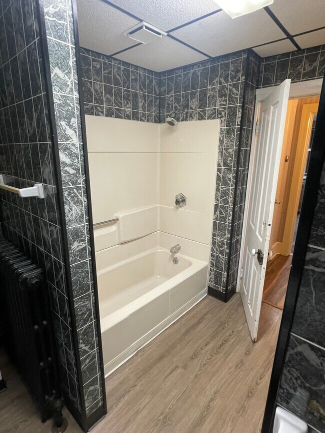 Foto del edificio - 420 Moore St