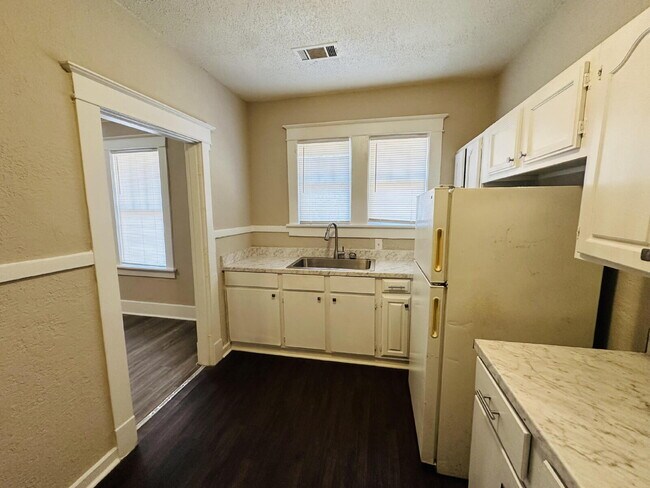 Foto del edificio - "Charming Retreat in Memphis: Spacious 1171 Sq Ft with Full Bathroom!"