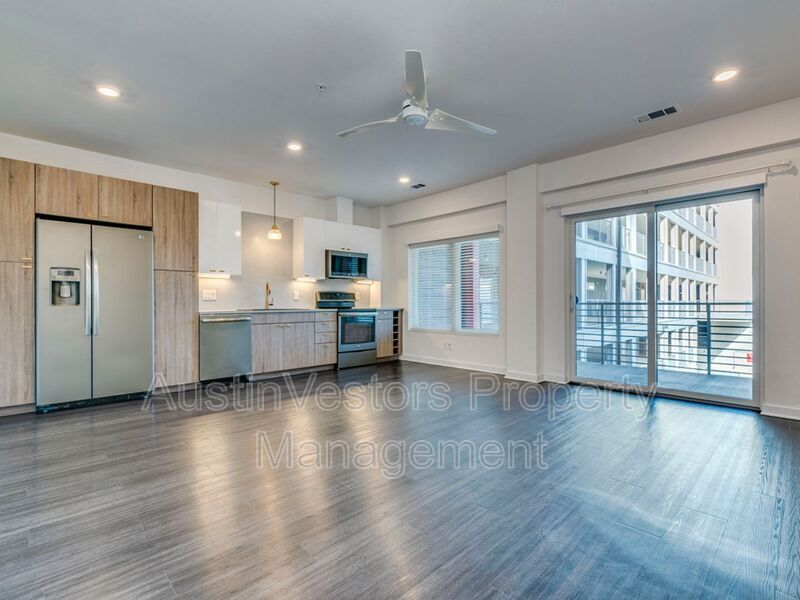 Foto principal - 4361 S Congress Ave