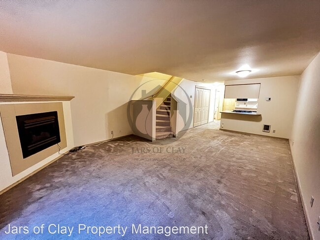 Building Photo - 2 br, 1.5 bath House - 4001 12th St Cut Of...