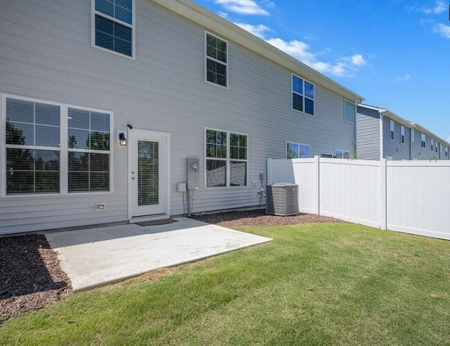 Building Photo - 636 Andrade Dr