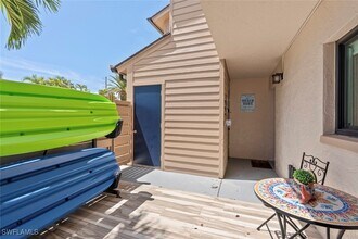 Building Photo - 896 Buttonwood Dr
