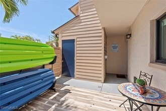Building Photo - 896 Buttonwood Dr