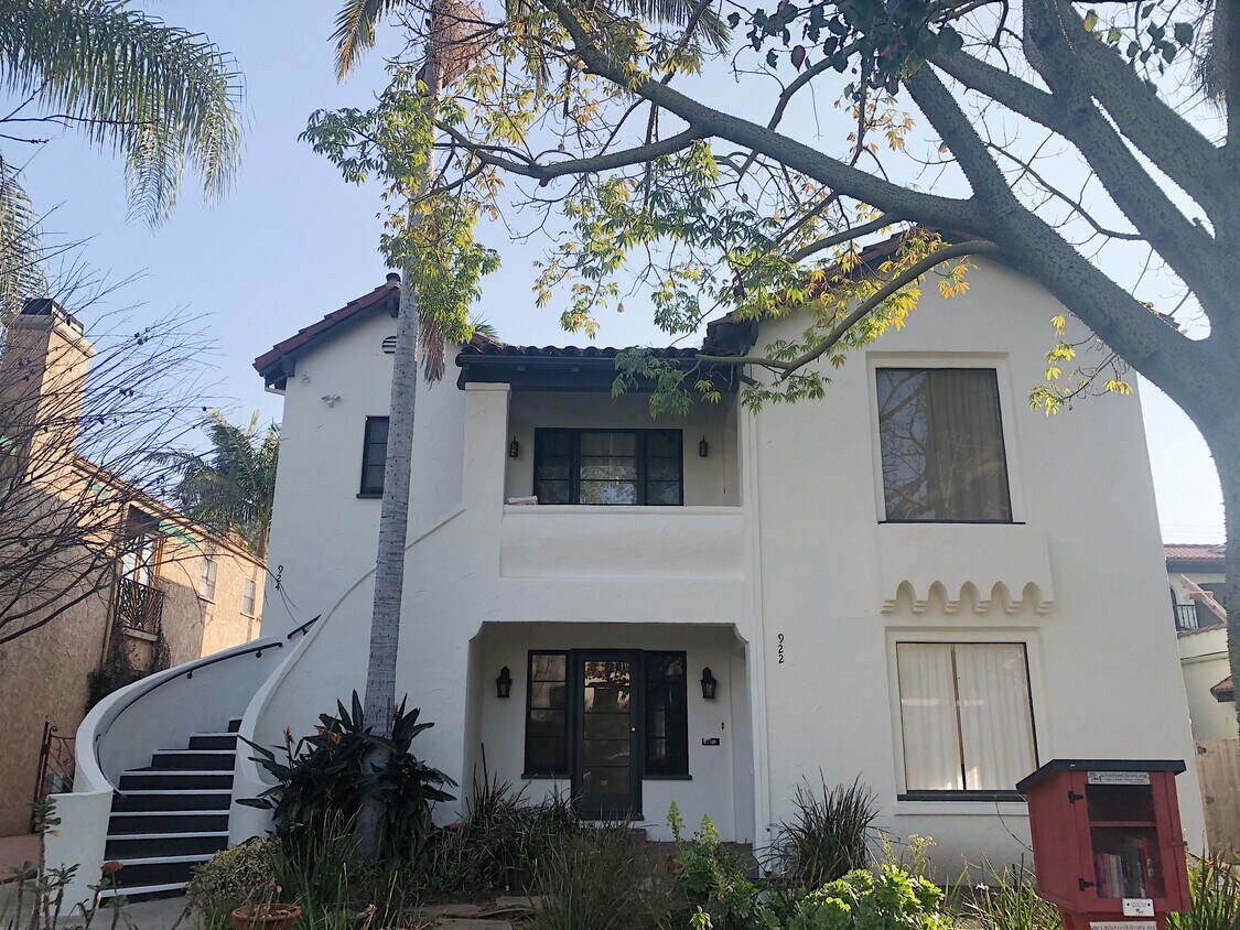 Foto principal - 922 N La Jolla Ave