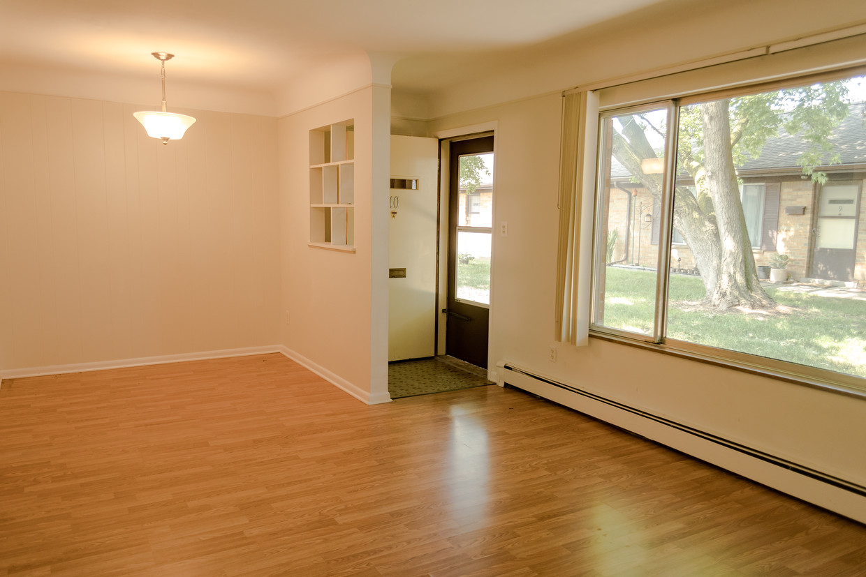 Foto principal - 4306 W 13 Mile Rd