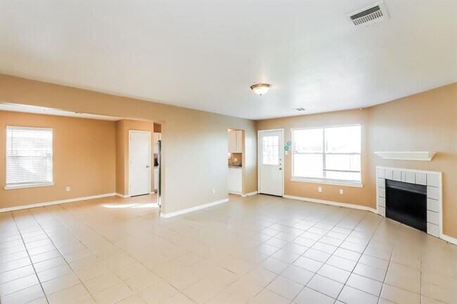 Foto del edificio - 407 Willow W Dr