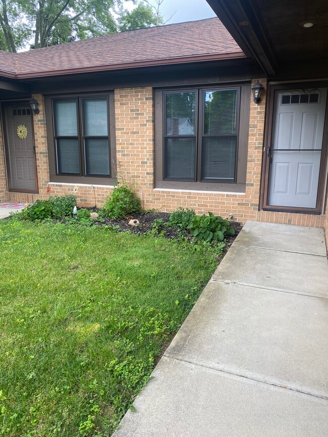 Building Photo - 5454 Archway Dr