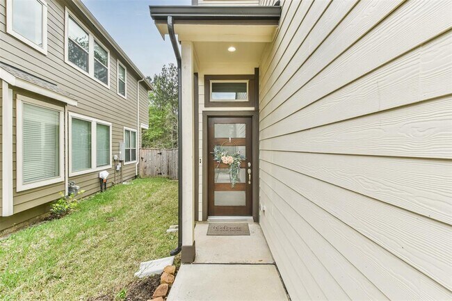 Foto del edificio - 227 N Spotted Fern Dr