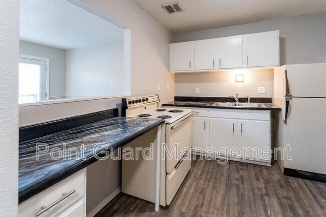 Building Photo - 1500 Oxford Place