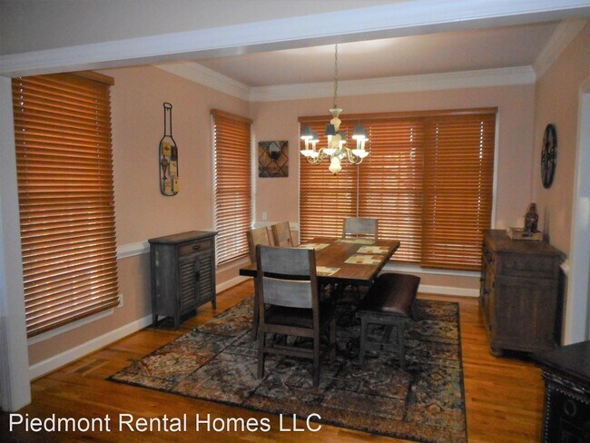 Building Photo - 4 br, 2.5 bath House - 2110 Beech Grove Dr.