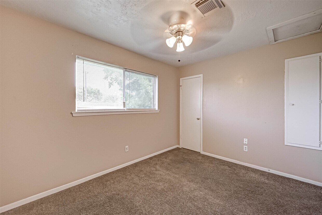 Foto del edificio - 4739 Parkland St