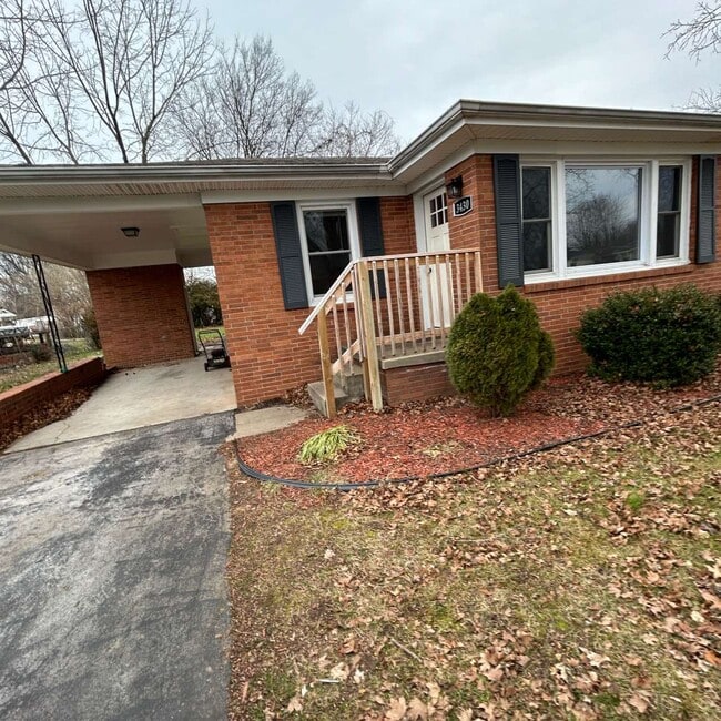 Building Photo - 3430 Leland Cir