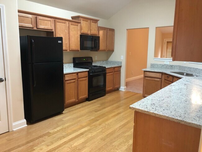 Building Photo - 372 Castle Top Ln