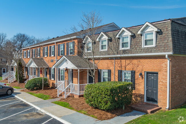 Primary Photo - Ivey Ridge Apartments