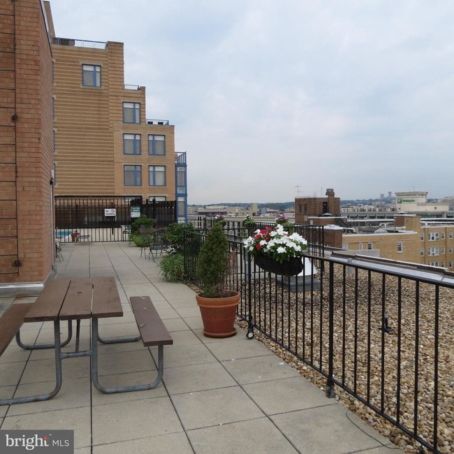 Building Photo - 1440 N St NW