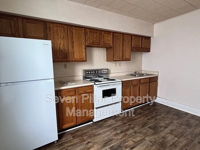 Foto del edificio - 428 E Main St