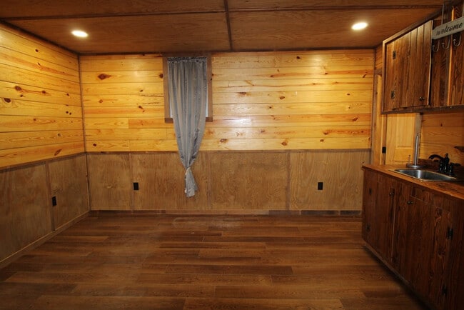 Foto del edificio - 900 Race Track Rd