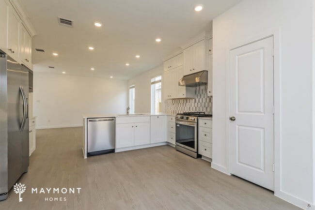 Building Photo - 27631 Spearmint Ridge Dr