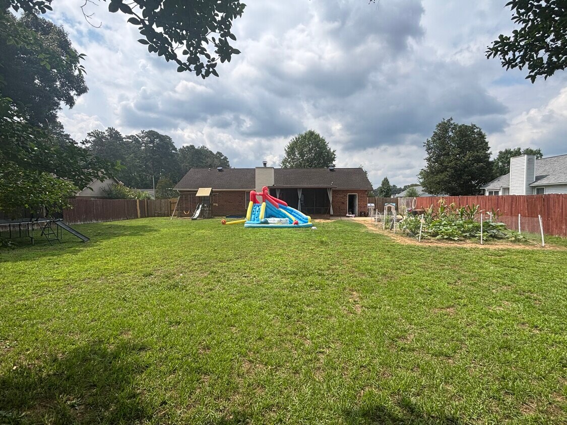 Foto del edificio - 123 Live Oak Dr
