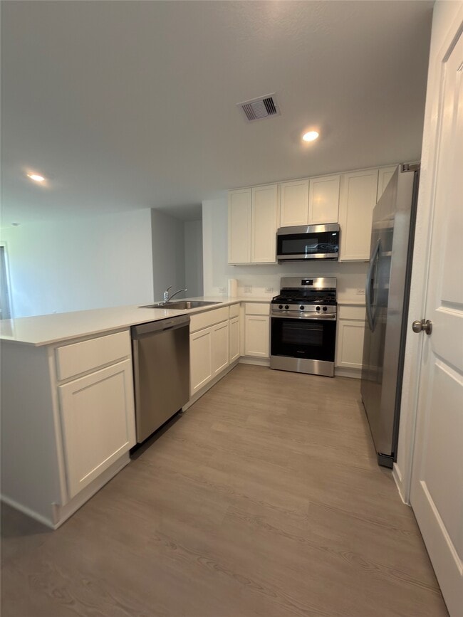 Building Photo - 1515 Golden Iris Dr