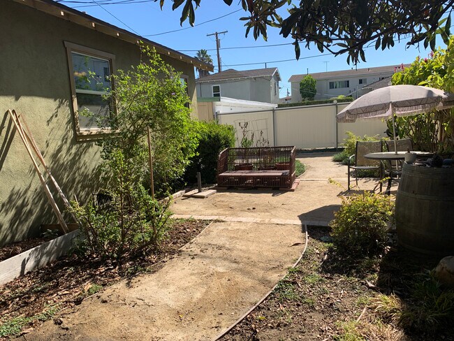 Yard - 2012 Virginia Ave
