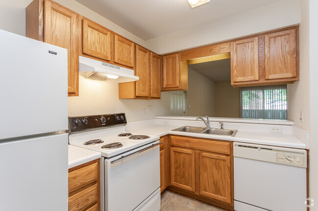 2BR, 2BA - 950SF- Kitchen - Rhyne's Gate Apartments