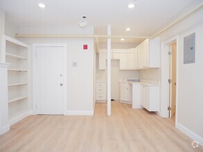 Building Photo - 10 Beals St