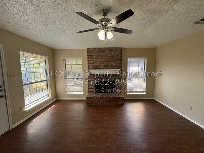 Foto del edificio - 4117 Fossil Ridge Dr