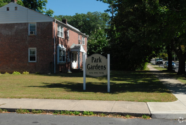 Building Photo - Park Gardens