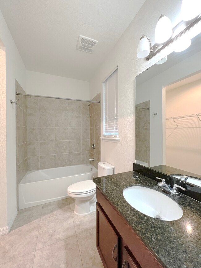 Building Photo - 12645 Salomon Cove Dr