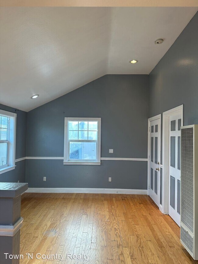 Building Photo - 1 br, 1 bath House - 119 Elm St., Unit B