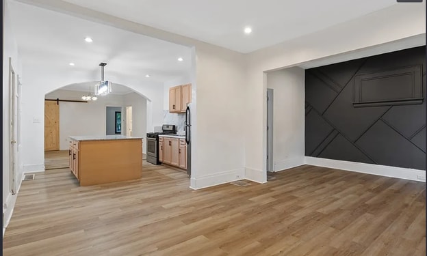 Building Photo - 207 Boyden St