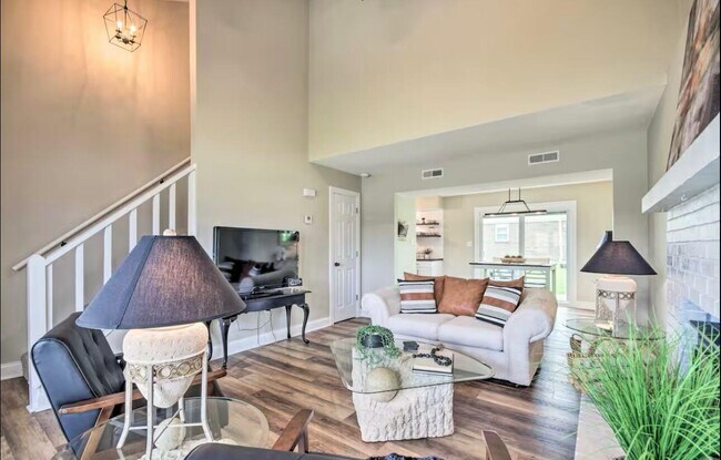 Foto del edificio - 534 W Southampton Dr